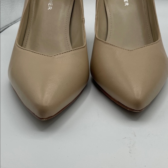 Marc Fisher Caitlin light Tan Block Heel, pointy toe Pumps, size 7 M - Picture 8 of 8